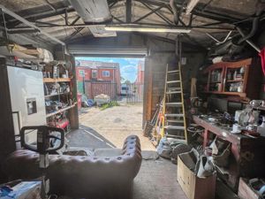 Lock up unit- click for photo gallery